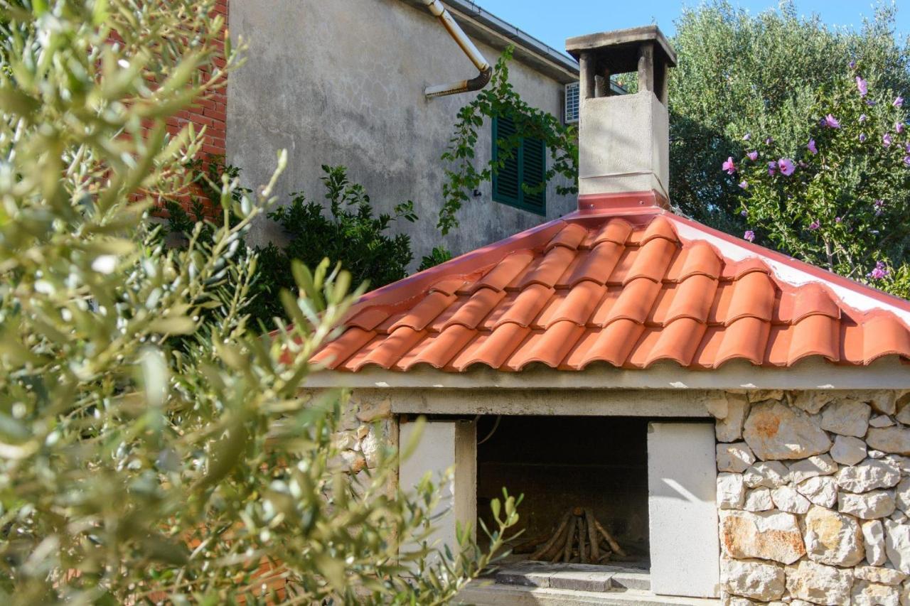 Apartments Anton Vinišće エクステリア 写真